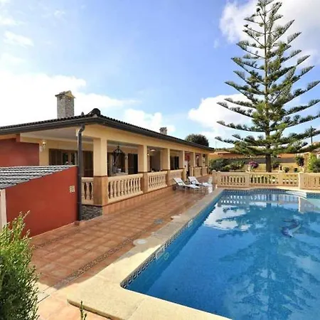 Chabela Villa